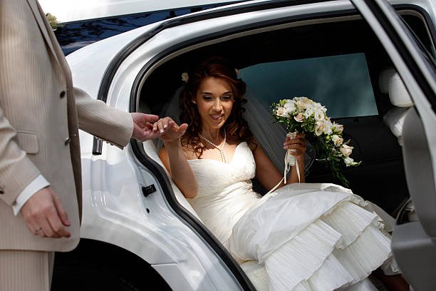 Benefits of Hiring a Wedding Limo